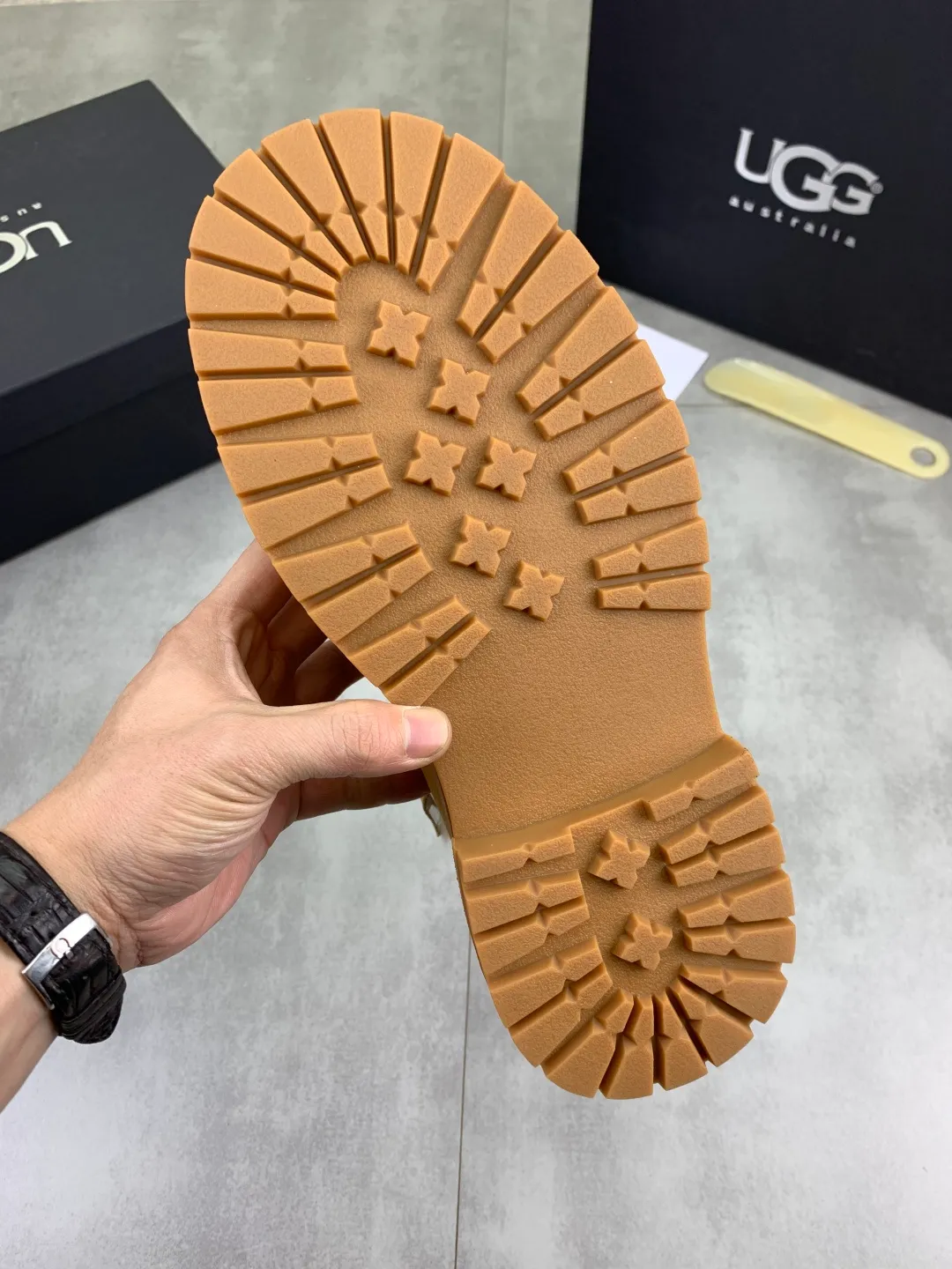 Men's men's shoes 💰P660 New arrival 🆕🆕🆕 IUGGI Men's British retro Martin boots Winter new men's outdoor hiking boots First layer of cowhide on the outside and wool on the inside Comfortable and warm Rubber sole sole Non-slip and firm Trendy and fashionable Casual and versatile Size: 38-44 (45 customized) Color: three colors